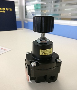 自力可調(diào)式減壓閥構造參數(shù)，來控制閥門的開度